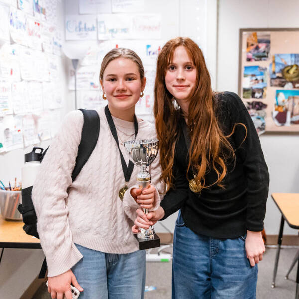 Novice Finalists: Chloe Grant & Ally Trei (FAIR Crystal) 